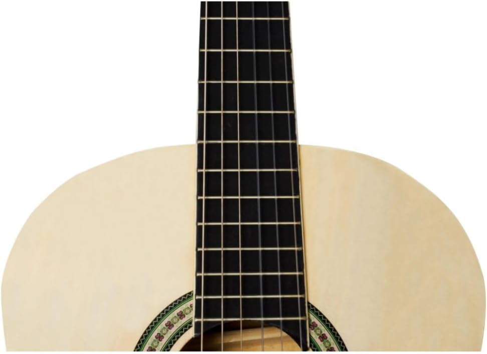 Close da parte inferior do braço próximo ao corpo do violão Harmonics GNA-111, com escala escura e trastes metálicos, tampo em madeira clara, bordas arredondadas, detalhe da boca do violão com roseta