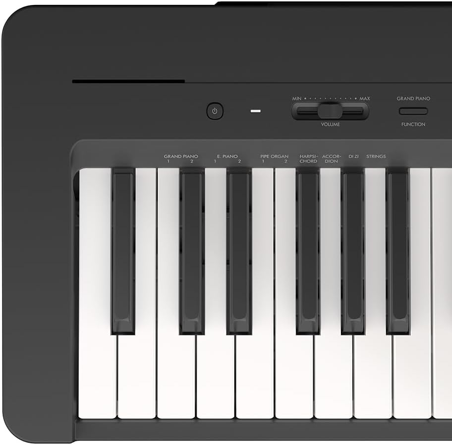 Close no painel superior esquerdo do piano digital Yamaha P-145B com controles