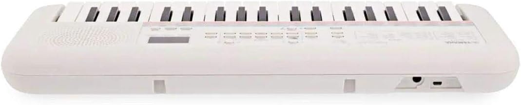 Detalhe das conexões do teclado infantil Yamaha PSS-E30