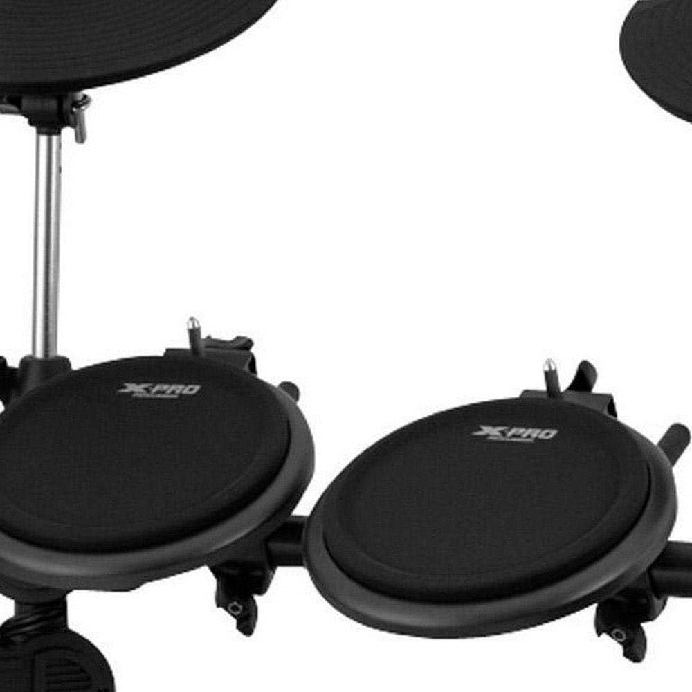 Close dos pads resistentes da bateria eletrônica Ibanez ED100