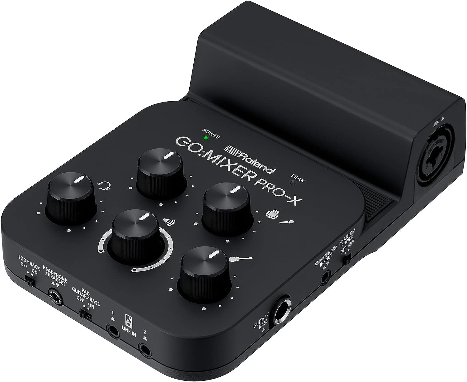 Interface de áudio portátil Roland GO:MIXER PRO-X em preto, vista em ângulo mostrando botões giratórios e múltiplas entradas na lateral