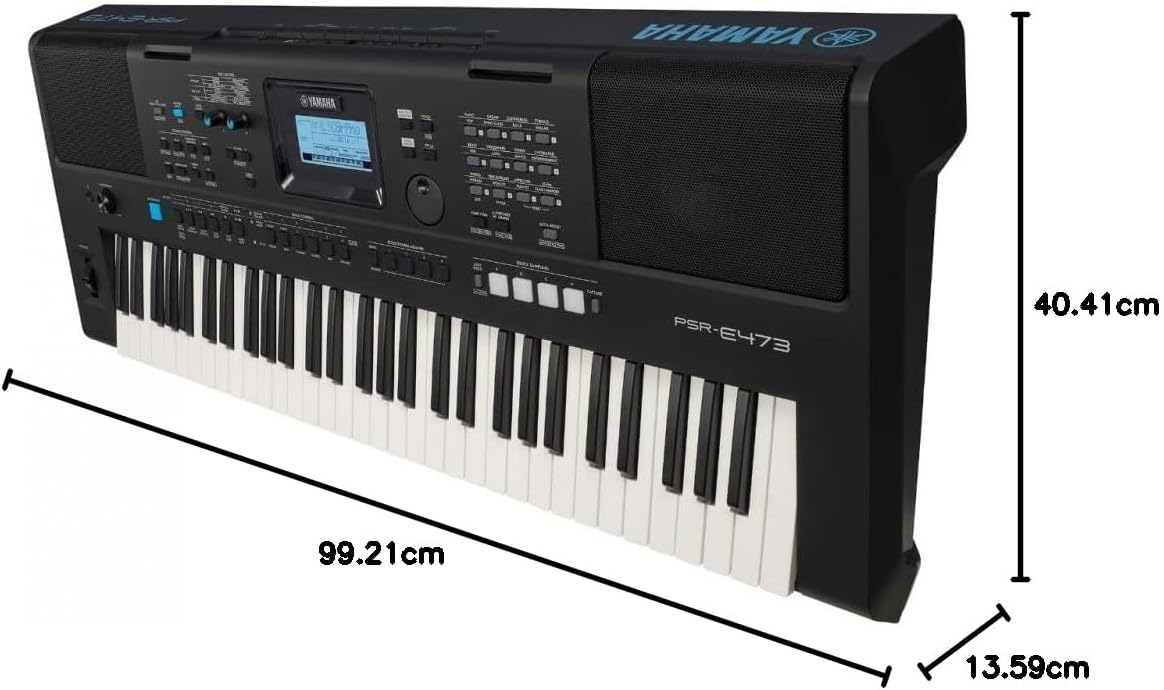 Teclado Yamaha PSR-E473 visto de frente em ambiente de uso
