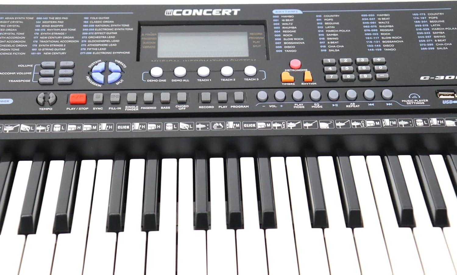 Close no painel do teclado Concert C-300 mostrando botões e display LCD azul