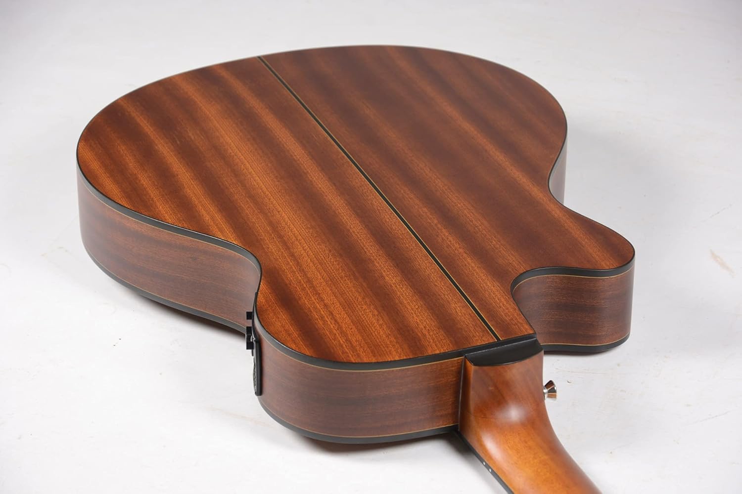 Parte traseira do violão elétrico Strinberg SL200C MGS em mogno fosco