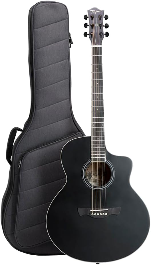 Violão acústico Tagima JF EQ-BKOP com acabamento preto fosco na parte frontal e laterais em madeira sapele marrom, acompanhado de gig bag acolchoada preta