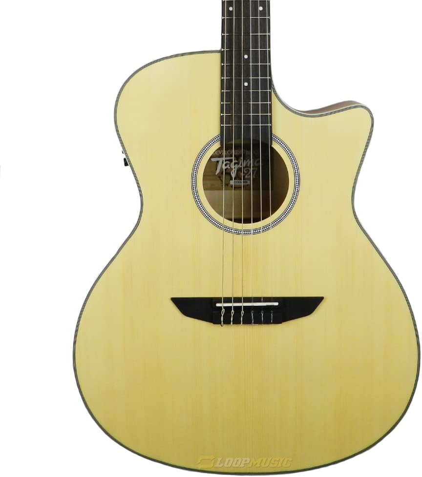 Violão eletroacústico Tagima TW27 NS, formato Grand Auditorium com cutaway, tampo em madeira clara natural, braço escuro com trastes visíveis, ponte preta com cordas de nylon, fundo e laterais em mar