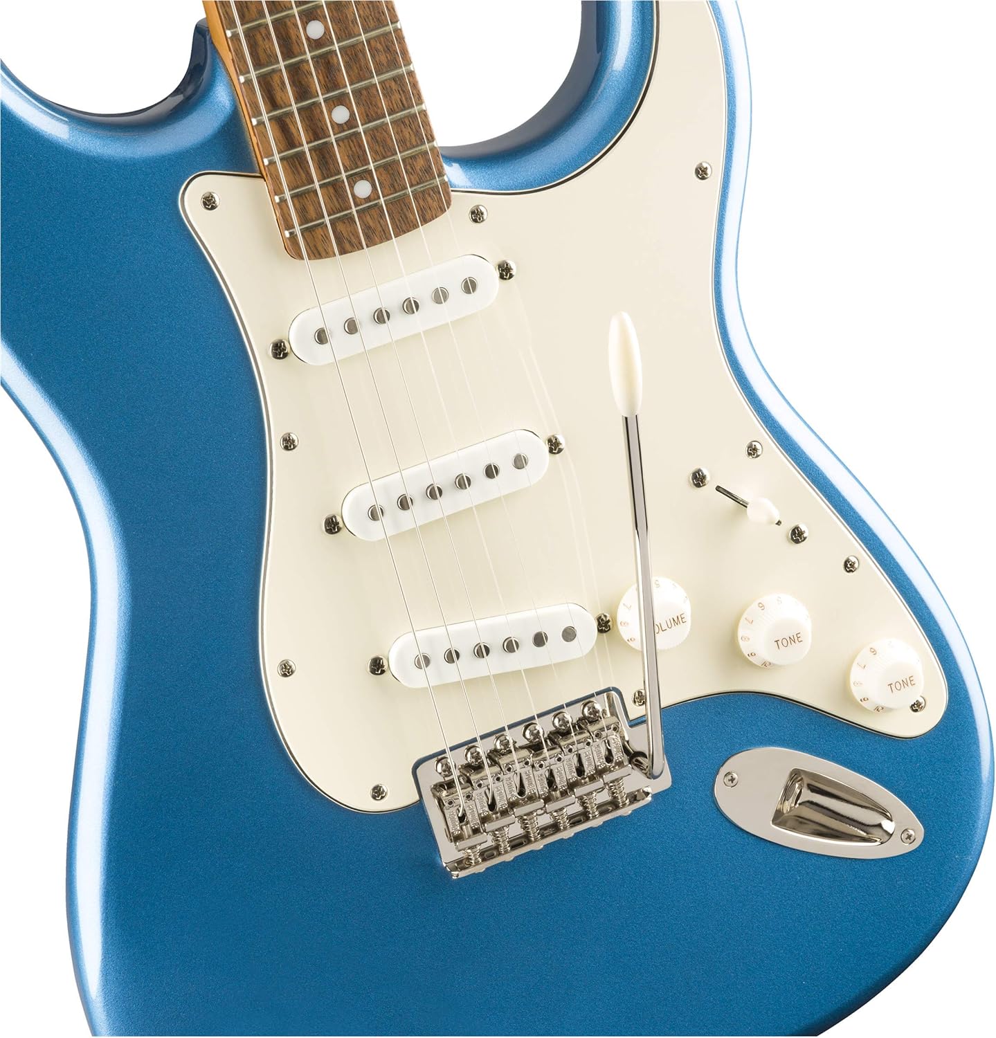 Close no corpo da guitarra Fender Classic Vibe '60s Stratocaster azul metálico